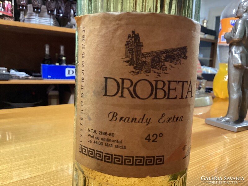 Régi Brandy 0,5l, bontatlan 1987-ből