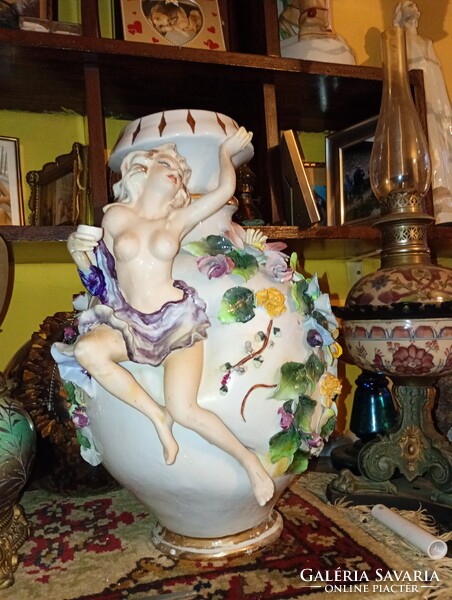 Hatalmas porcelán figurális dísz 45 cm restaurálásra szorul ritka darab