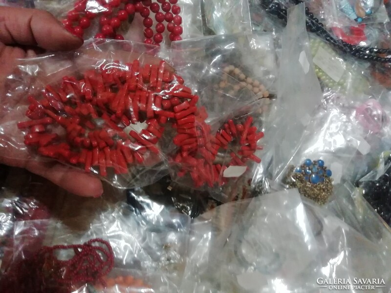 Retro és régi ékszerek 190 db Több 100 termék akciós aukciós vegye vigye