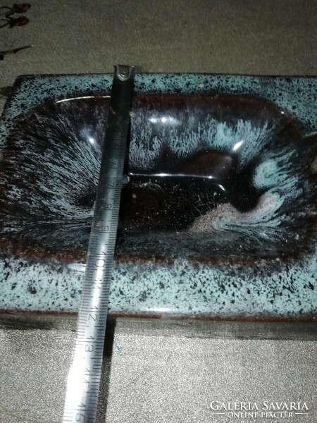 Kerámia hamutartó 3.A képeken látható állapotban van.Több száz aukció és akció vegye - vigye