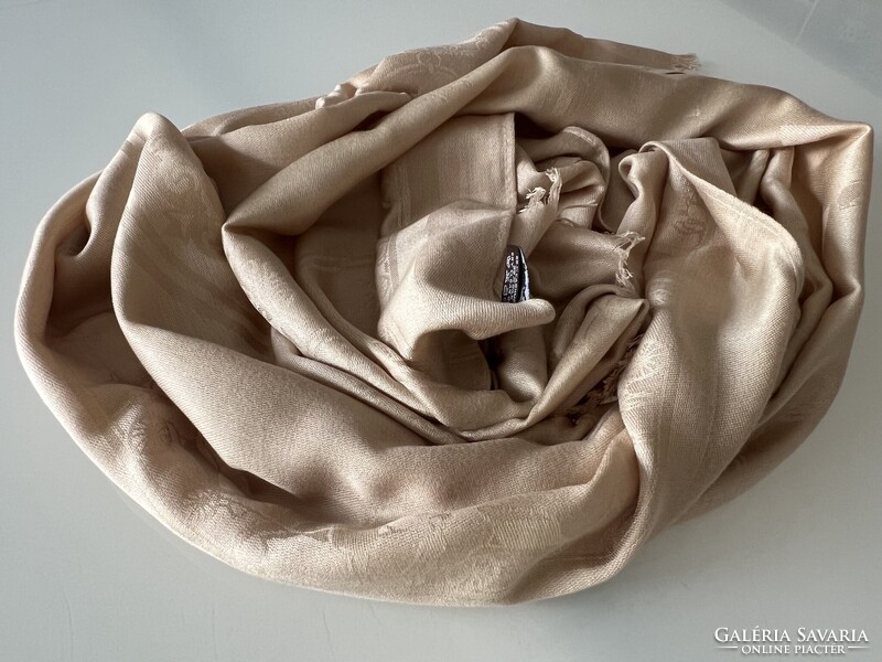 Hermès silk and cashmere scarf in muted gold, 200 x 70 cm