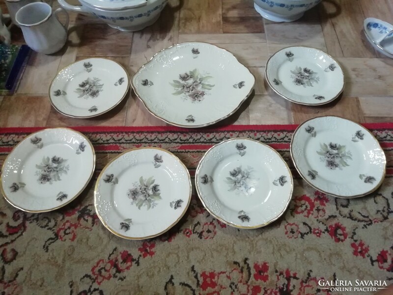Anrik Bernadotte cake set in perfect condition. Continuous extra auctions due to profile change
