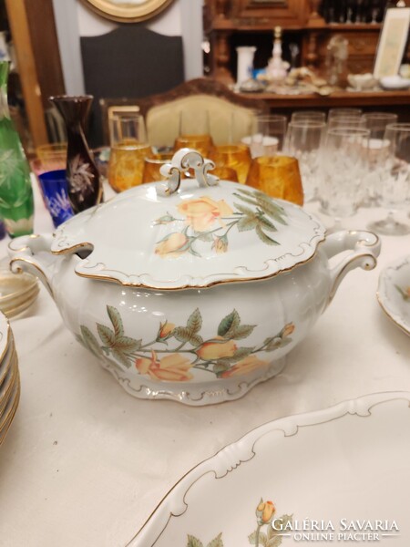 Zsolnay sárgarózsás 23 db-os étkészlet