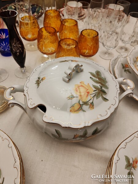 Zsolnay sárgarózsás 23 db-os étkészlet