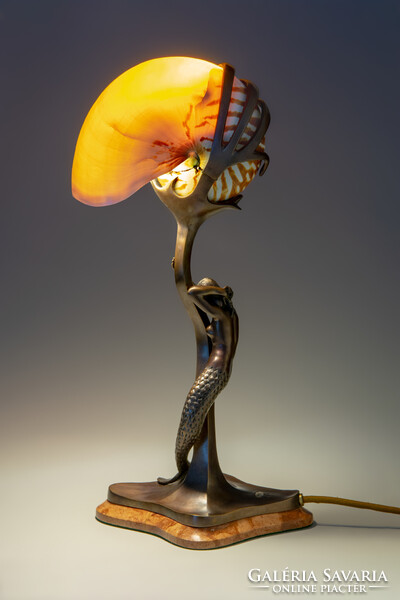 Szecessziós stílusú asztali lámpa