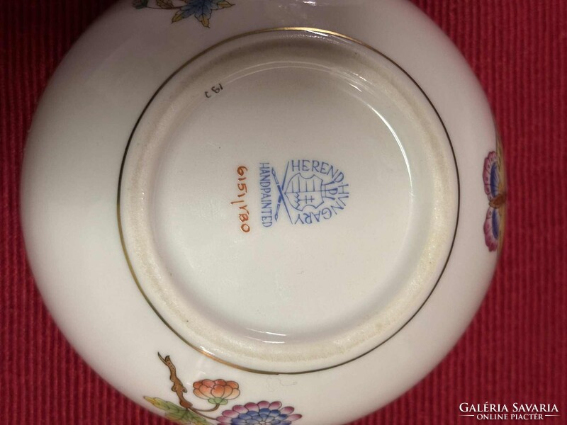 HEREND kézzel festett porcelán doboz – rózsafejes fedéllel