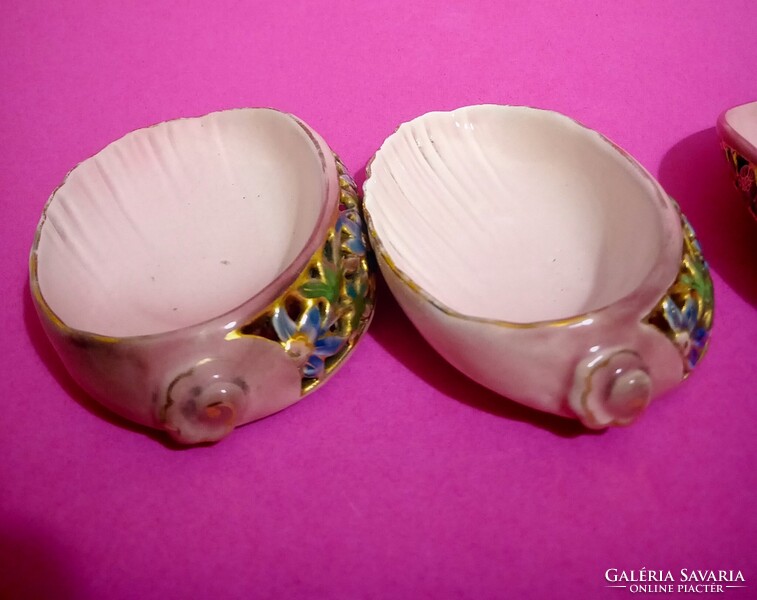 Zsolnay Antik családi pecsétes majolika pink áttört tálkák
