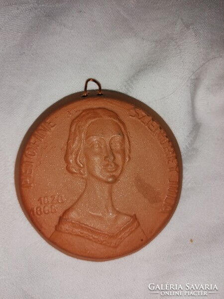 Petőfiné Szendrey Júlia terrakotta emlékplakett    O