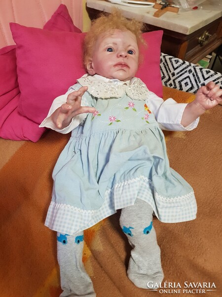 Élethű karakter baba