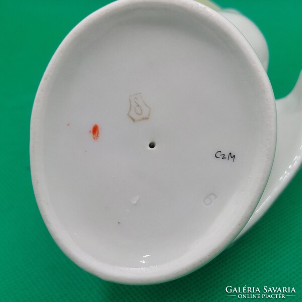 Ritka gyűjtői Lehelné Rozsos Janka Kőbányai Porcelángyár ( Drasche) porcelán  Pelikán figura