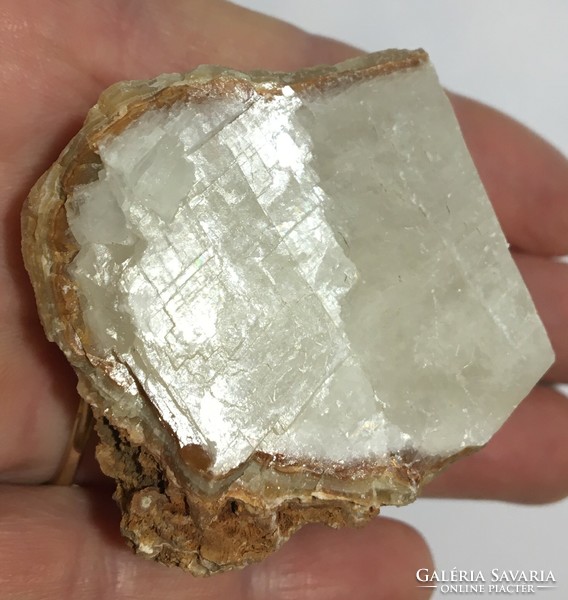 Gyönyörű nagy hegyikristály egykristály ásvány kvarc kristály  gyémánt fényű geóda