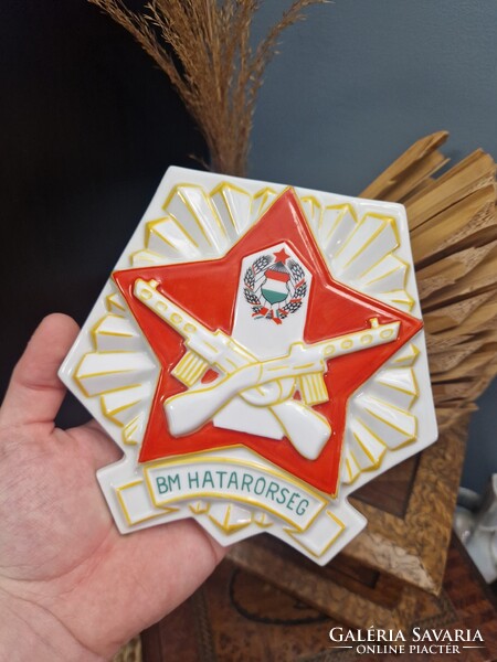 Hollóházi szovjet jelvény