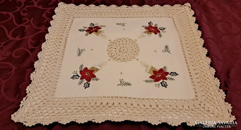 Karácsonyi hímzett díszpárna (L5931)