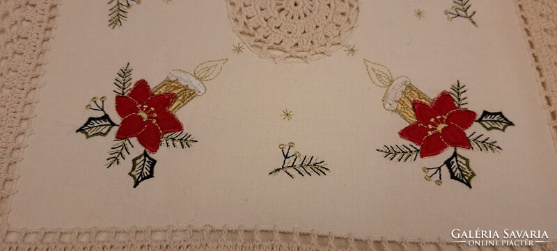 Karácsonyi hímzett díszpárna (L5931)