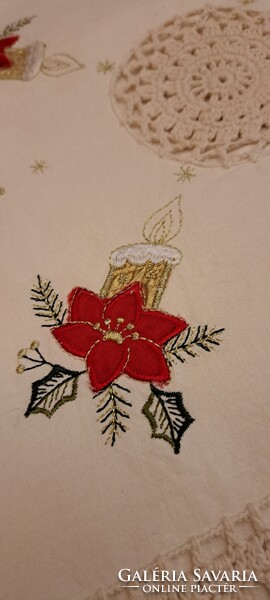 Karácsonyi hímzett díszpárna (L5931)