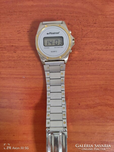 Eladó férfi Piratron karóra