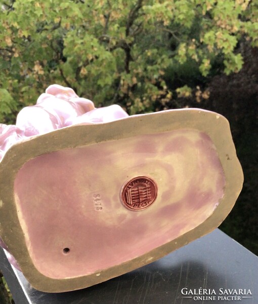 Zsolnay, rózsaszín ? Körpecsétes nagy szecessziós szobor