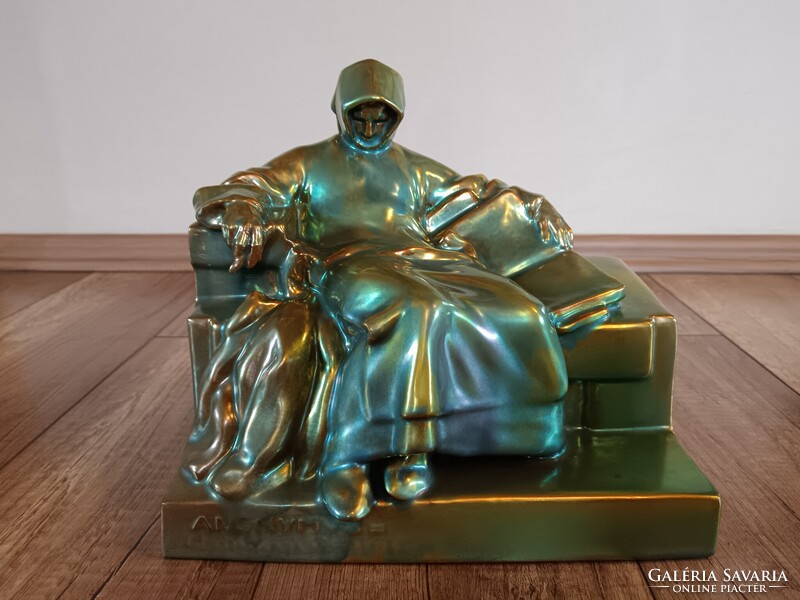 Antik Zsolnay eozin mázas Anonymus figura