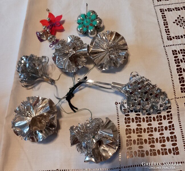 8 db nem hagyományos karácsonyfa dísz