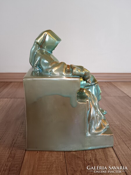 Antik Zsolnay eozin mázas Anonymus figura