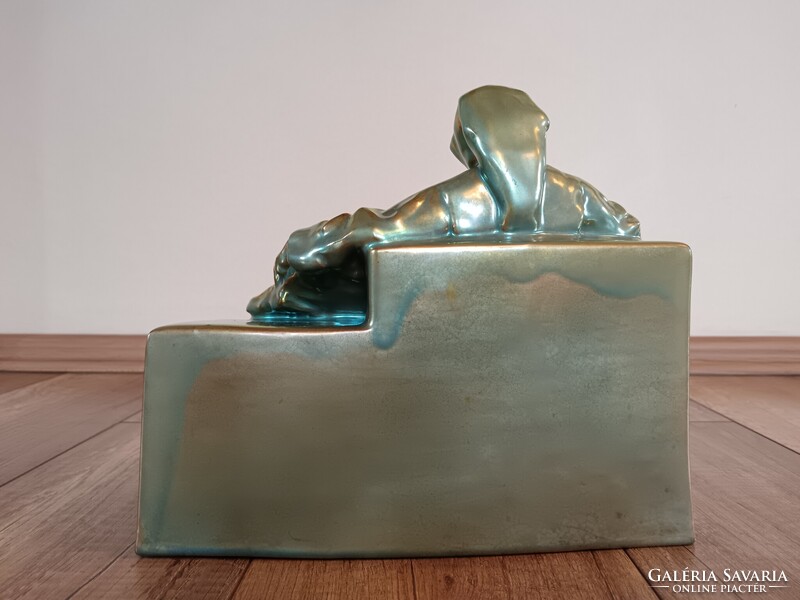 Antik Zsolnay eozin mázas Anonymus figura