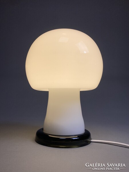 Karin Korn gombalámpa