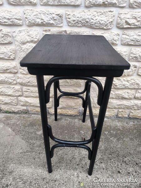 Art Deco Szecessziós posztamens viràgtartó konzol laptop asztal Thonet tonett Kàvézó dohànyzó asztal