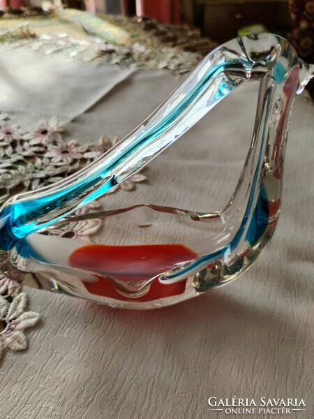Madár alakú színezett üveg
