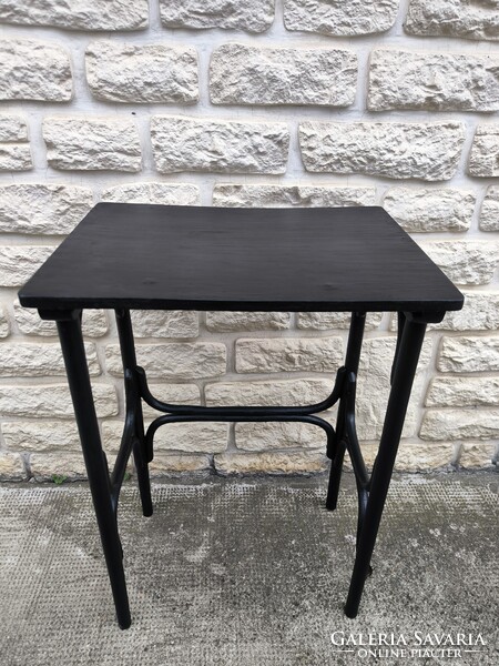 Art Deco Szecessziós posztamens viràgtartó konzol laptop asztal Thonet tonett Kàvézó dohànyzó asztal