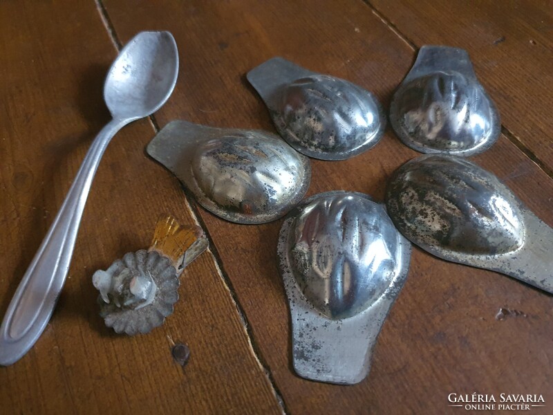 Antik sütiforma gyertyacsipesz és kiskanál csomag egyben