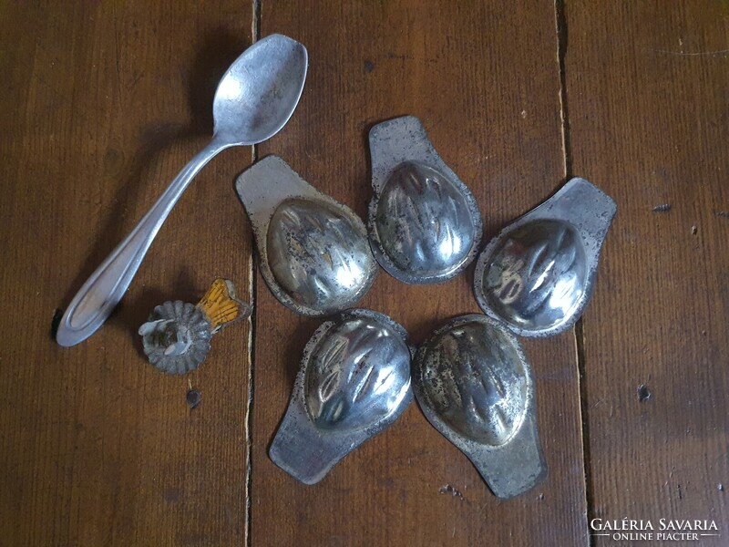 Antik sütiforma gyertyacsipesz és kiskanál csomag egyben