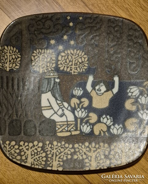 Gyűjtői dísztányér sorozat, különböző ábrákkal– Arabia Finland, Kalevala design