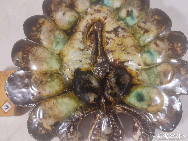 Szignált mázas kerámia pávás falikép 251