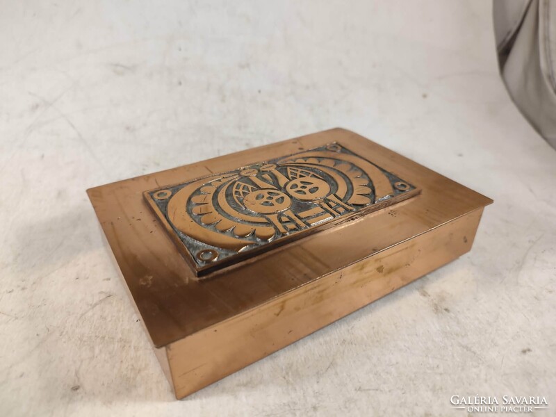 Képcsarnokos bronz díszdoboz 270