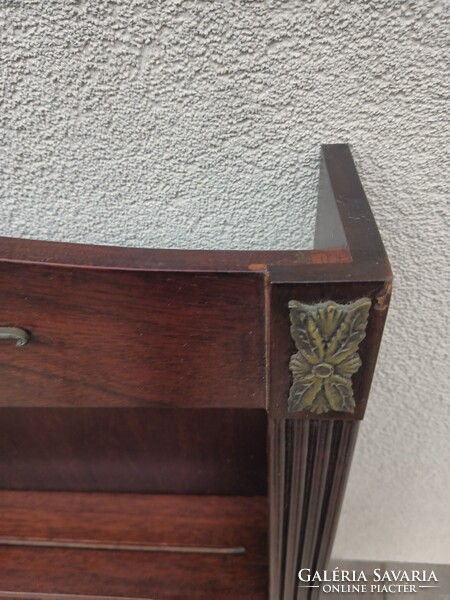 Etagere Franklin fali polc. Alkudható.