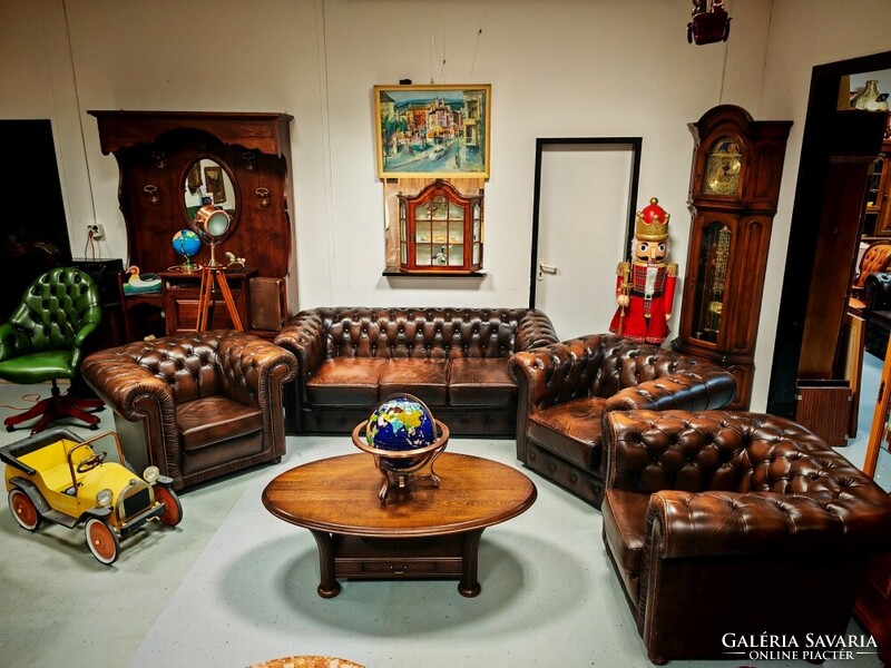 Klasszikus angol bőr ülőgarnitúra chesterfield kanapé + 3 db. fotel patinás szép állapotban