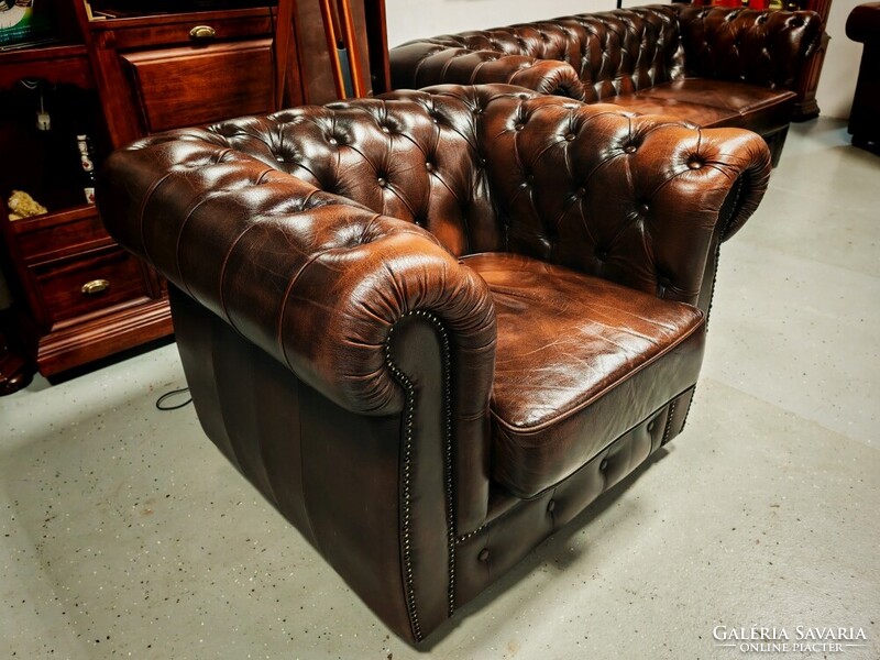 Klasszikus angol bőr ülőgarnitúra chesterfield kanapé + 3 db. fotel patinás szép állapotban