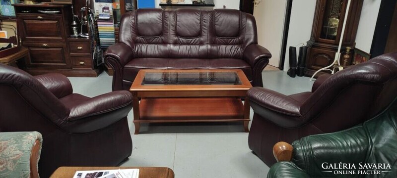 Antikolt bordó színű ülőgarnitúra  lábtartós fotelekkel , 3 személyes bőr kanapé + 2 relax fotel