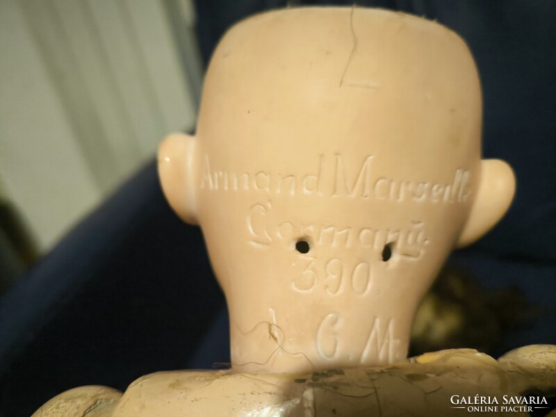Antik porcelán biszkvit fejű baba jelzett fa testű , eredeti àllapotban, üveg szem , csuklós test..