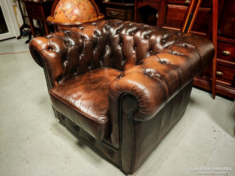 Klasszikus angol bőr ülőgarnitúra chesterfield kanapé + 3 db. fotel patinás szép állapotban