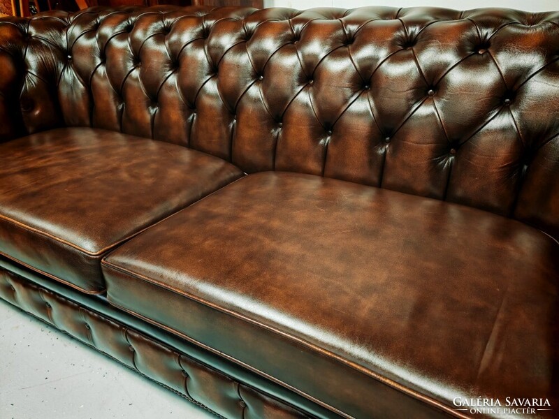 Eredeti angol bőr ülőgarnitúra 3,5 szem. chesterfield kanapé + 2 db. fotel újszerű állapotban