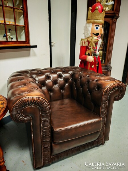 Klasszikus angol bőr ülőgarnitúra chesterfield kanapé + 3 db. fotel patinás szép állapotban