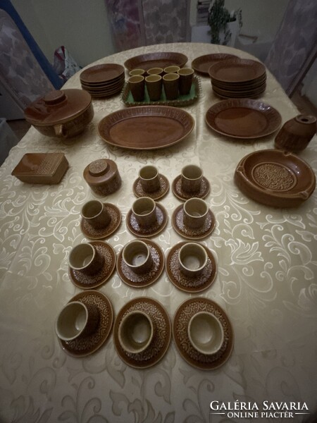 Tulipános Gránit (Kispesti Porcelángyár ) étkészlet, népi motivumos
