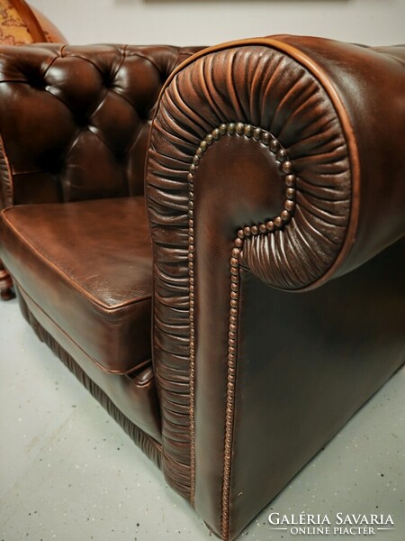 Klasszikus angol bőr ülőgarnitúra chesterfield kanapé + 2 db. fotel patinás szép állapotban