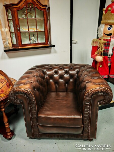 Klasszikus angol bőr ülőgarnitúra chesterfield kanapé + 2 db. fotel patinás szép állapotban