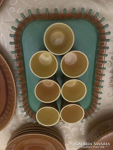 Tulipános Gránit (Kispesti Porcelángyár ) étkészlet, népi motivumos