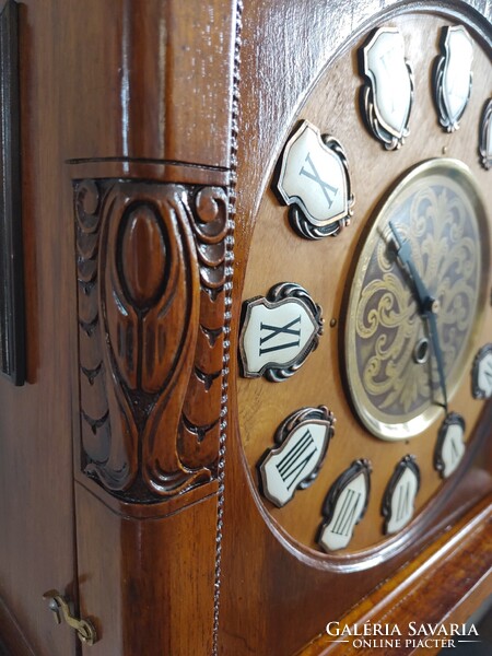 Antik egyedi mechanikus falióra felújítva