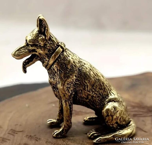 Réz ülő kutya figura