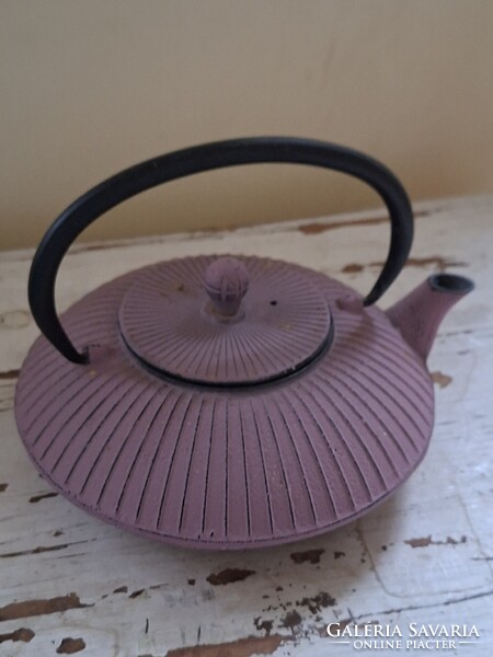 Öntöttvas teáskanna