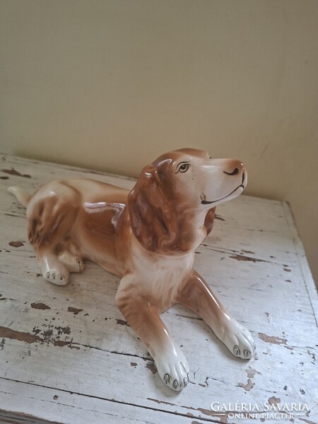 Nagyméretű porcelán kutya